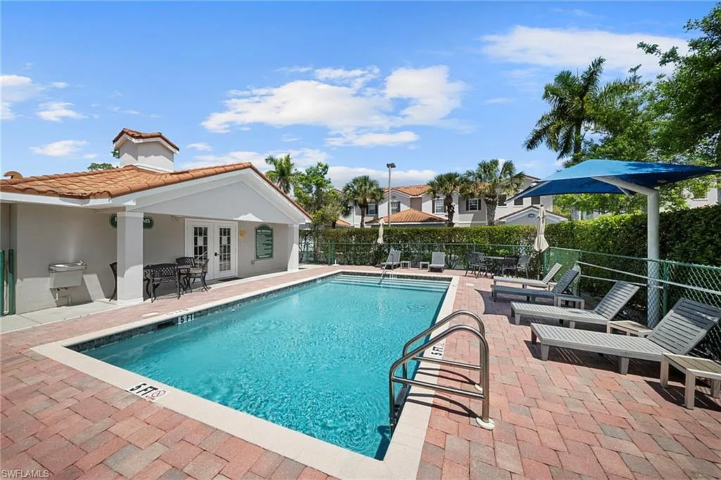 3 bed, 2.0 bath, 1659 sqft, $2,200 — Photo 3