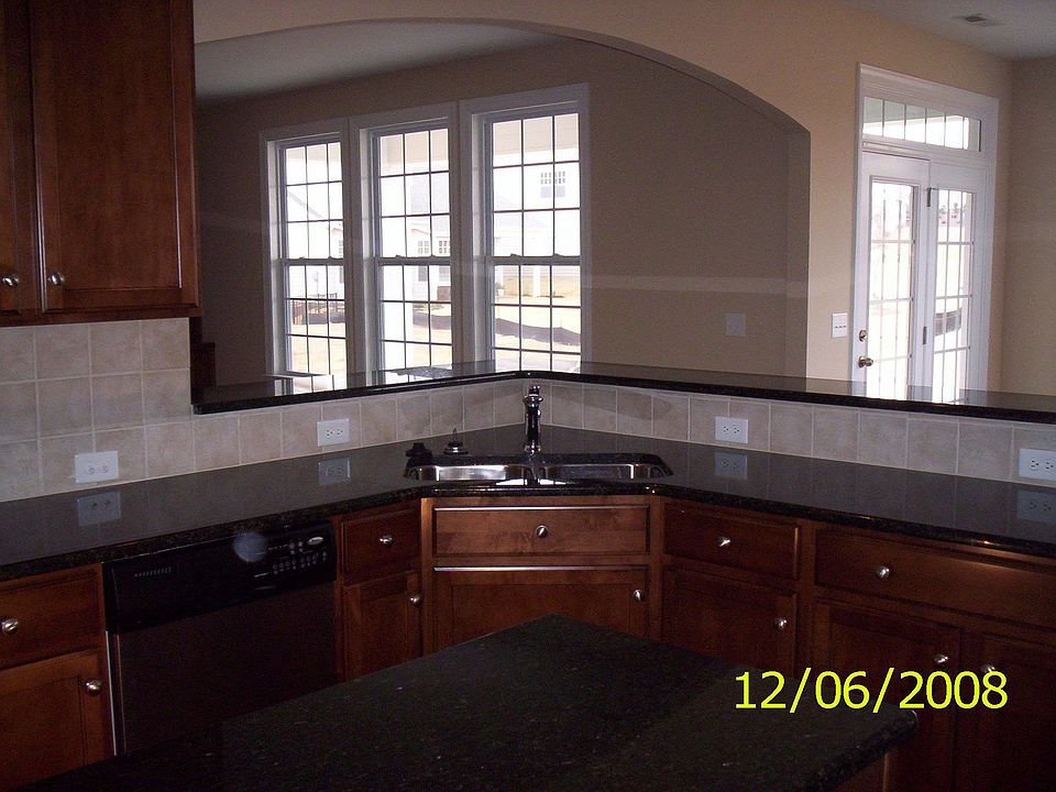 Sink area overlooks gr/kitchen eat in area