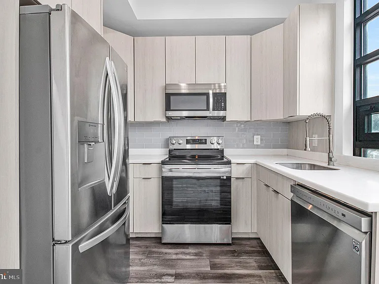 506 H St NE #202 — Photo 3