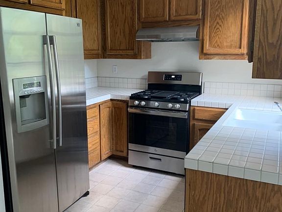 3rd image of 1282 Hazlett Way