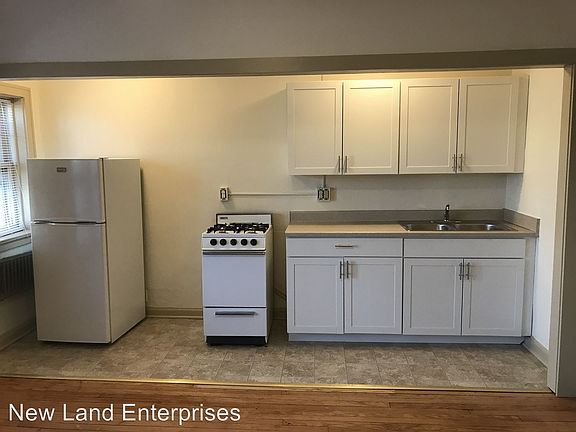 3rd image of 1835 N 2nd St APT 6
