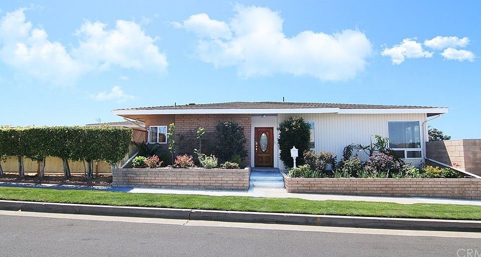 1st image of 5206 Garnet St