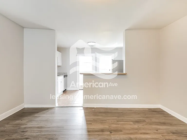 574562_007_dining_room_13765396.jpg