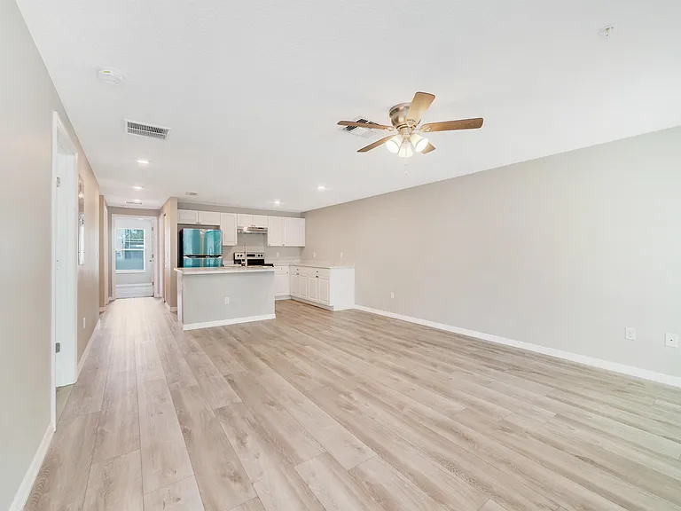 255 Taylor Ln #202 — Photo 4