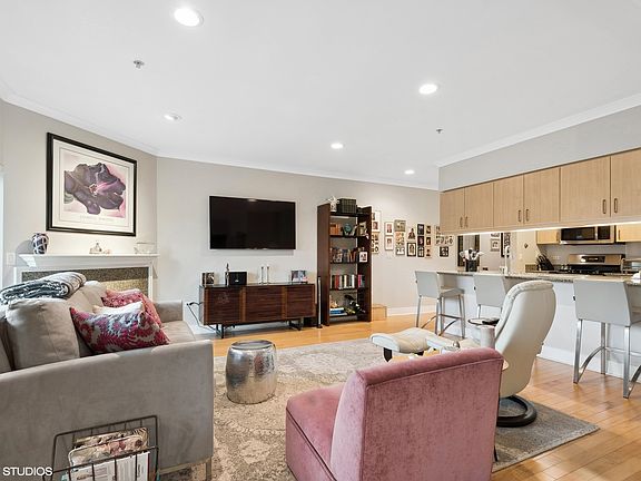 2nd image of 1236 Chicago Ave APT 310