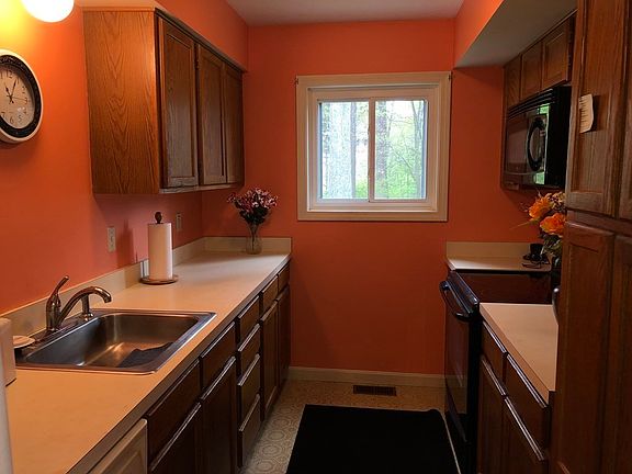 5th image of 32 Heritage Dr #32