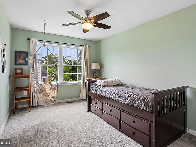427 Green Meadow Dr — Photo 40