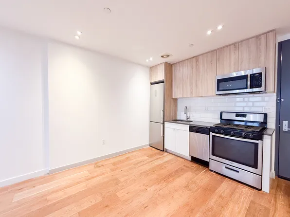 10 Palmetto Street image 2 of 9