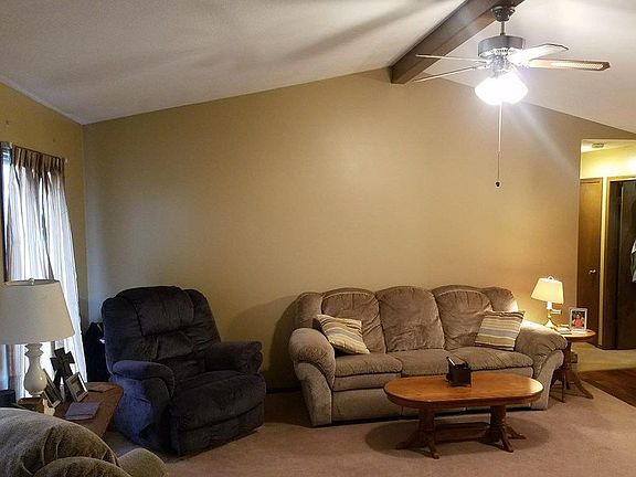 5th image of 306 E Orange Ct