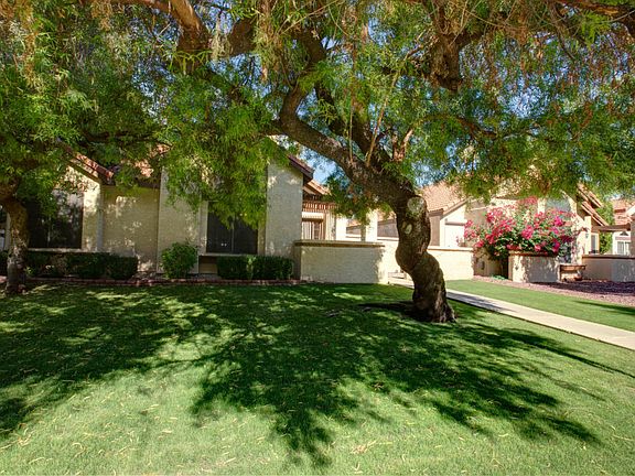 3rd image of 1806 E Velvet Dr