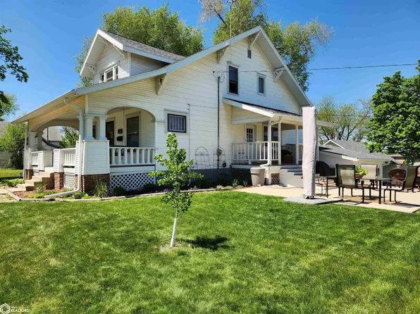 401 E 9th St, Tama, IA 52339