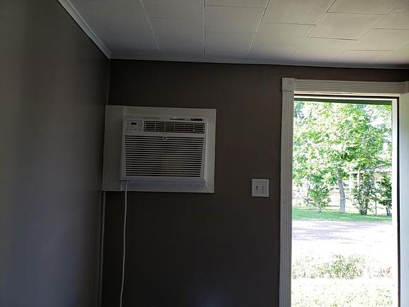 5th image of 2404 Katherine St