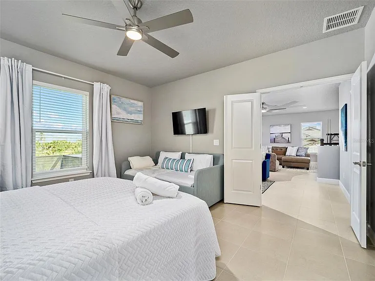 55 Atlantic Dr — Photo 36