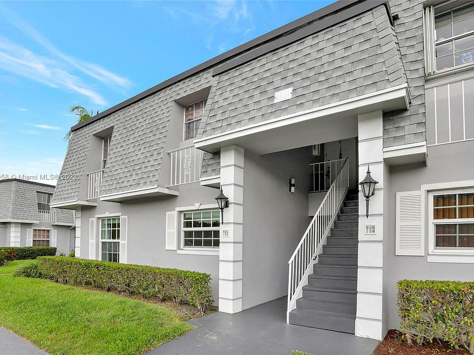 1st image of 380 NW 69th Ave APT 108