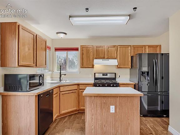 5th image of 388 Lionel Ln