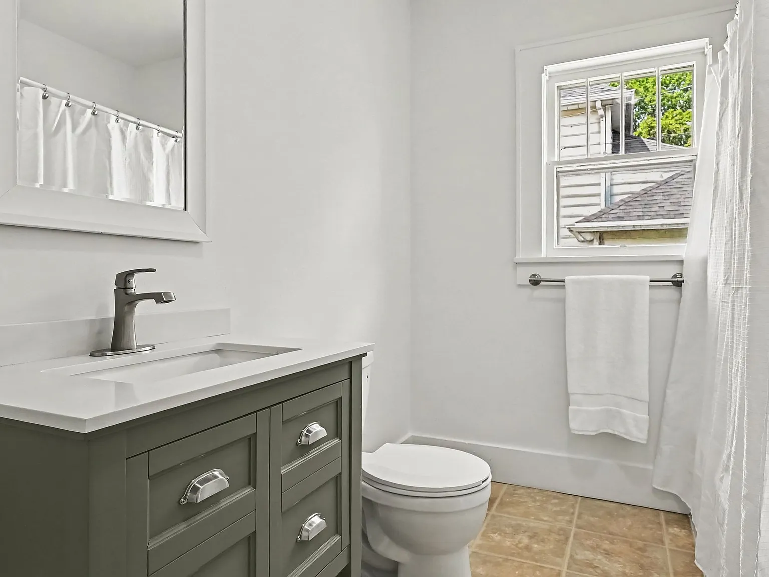 3 bed, 1412 sqft, $1,700 — Photo 4