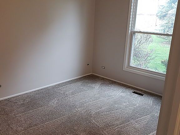 4th image of 209 Sheridan Ct Unit C