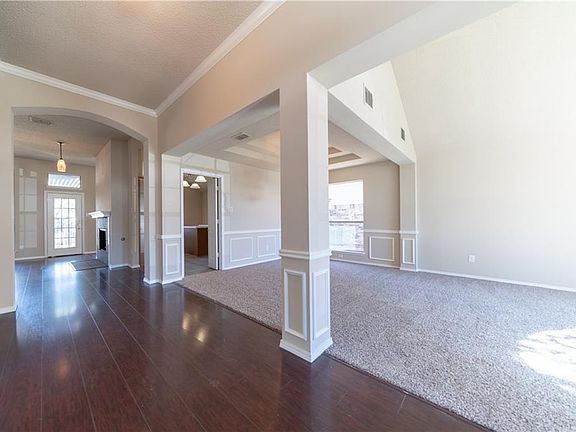 3rd image of 5685 Rockport Ln