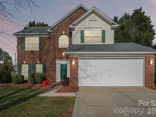 9533 Autumn Applause Dr, Charlotte, NC 28277