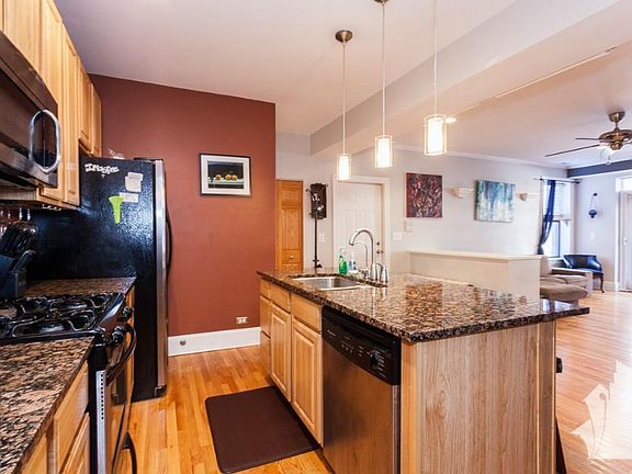 5th image of 1138 W Pratt Blvd #1142-1N