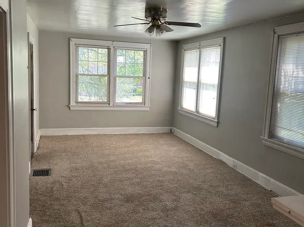 16 Lynwood Ave APT 1, Wheeling, WV 26003