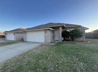 2112 Scissortail Landing Dr, Edmond, OK 73012