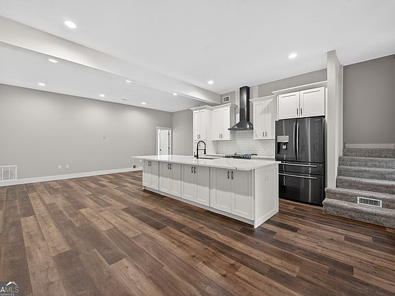 4th image of 1790 Michael Rd