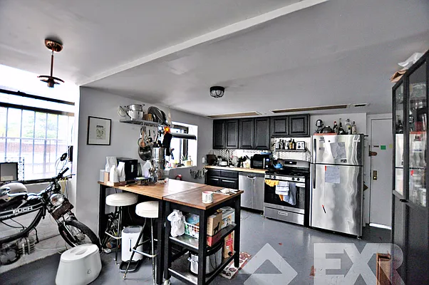 Rented by EXR | media 3