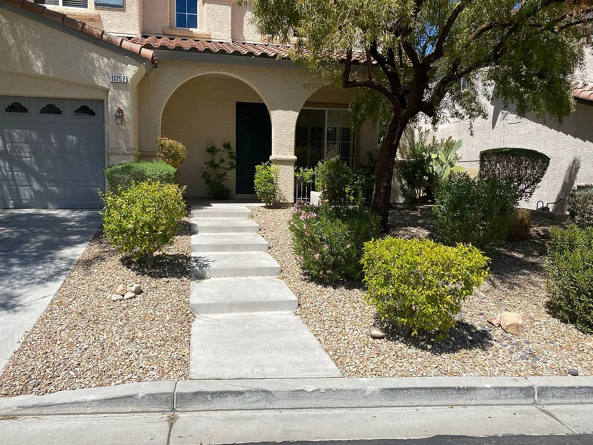 Building Photo - 11752 Del Sur Ave