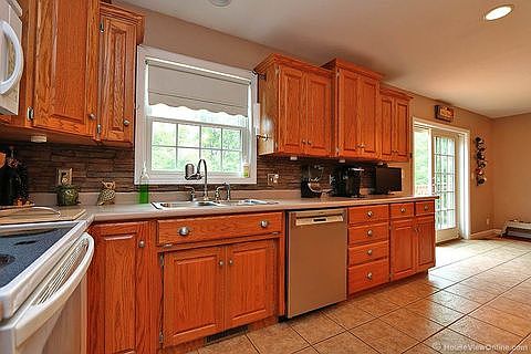 4th image of 290 Meier Lake Dr