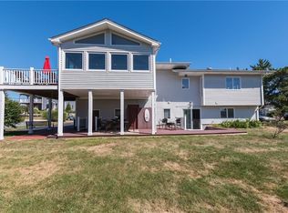 8 Bayberry Hill Rd, Narragansett, RI 02882