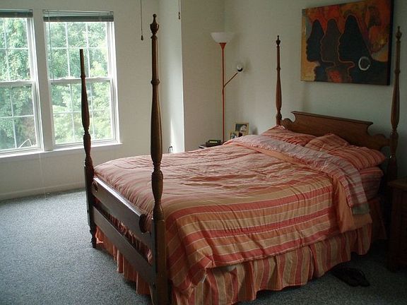 3rd image of 7530 Coxton Ct Unit J