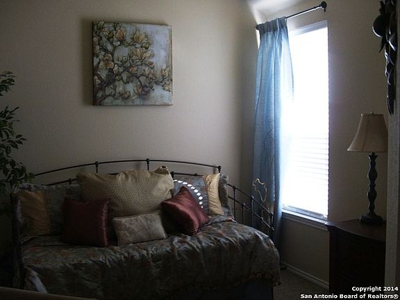 5th image of 606 & 610 Creekside Circle