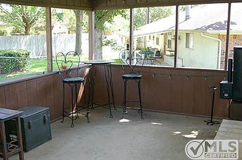 5th image of 1013 Phillips Dr