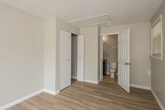 3 bed, 2.0 bath, 1352 sqft, $1,800 — Photo 4
