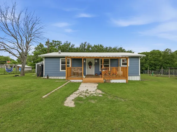 767 E Barry St, Azle, TX 76020