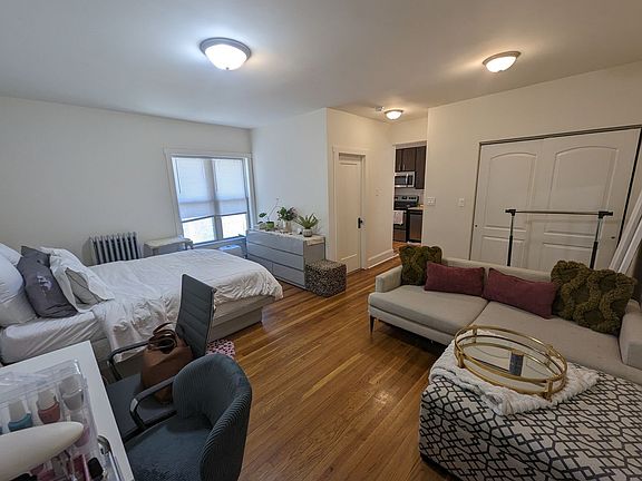 3rd image of 4845 N Kimball Ave APT 3I