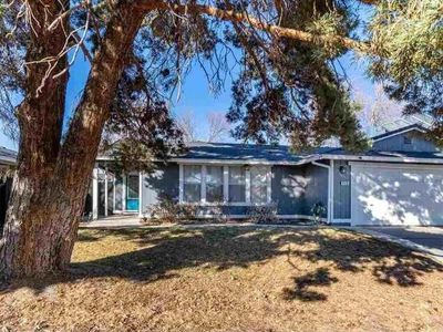 950 Robbie Way, Sparks, NV, 89434