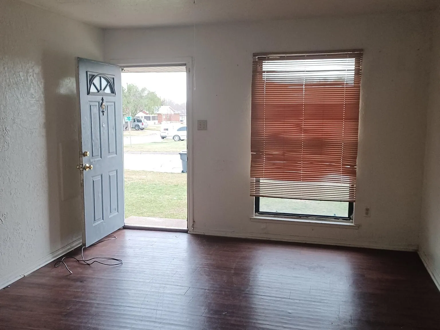 4 bed, 1.5 bath, 1215 sqft, $850 — Photo 3