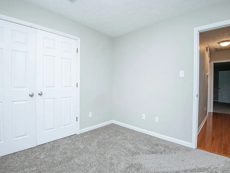 8816 Mill Run Dr — Photo 36