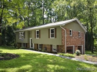 150 Kirkwall Ln, Hendersonville, NC 28791