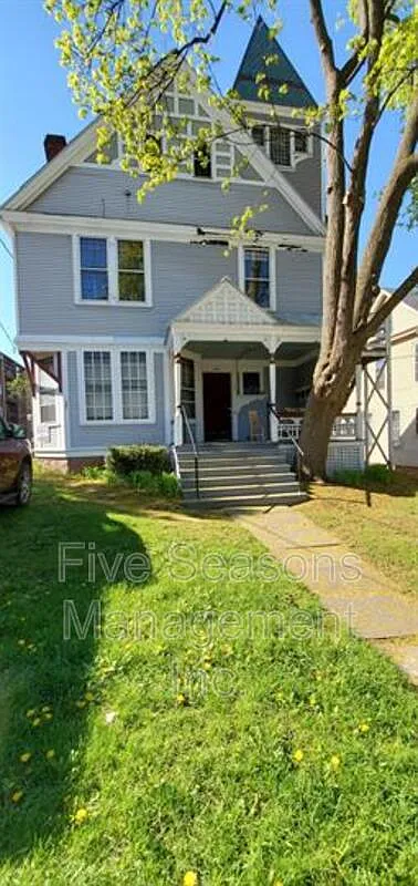 1 bed, 1.0 bath, 600 sqft, $1,750 — Photo 1