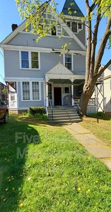 341 Pearl St #3
