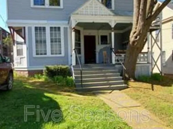341 Pearl St APT 3, Burlington, VT 05401