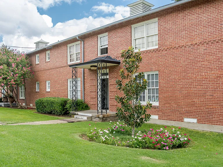 Urban Living in our Kessler Park Apartment Homes — Photo 26