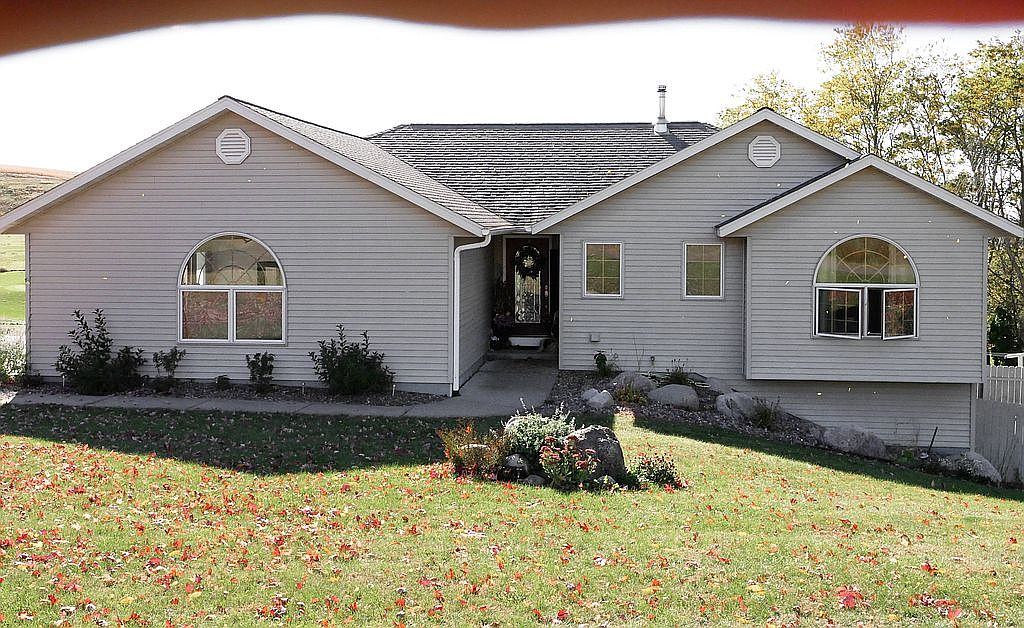 1421 Valley Estates Rd, Mondovi, WI 54755 Zillow