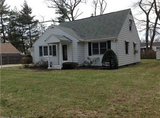 4 Pinewood Ln, Enfield, CT 06082