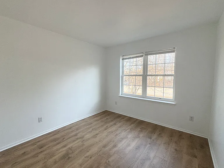 409 Kings Hwy — Photo 24