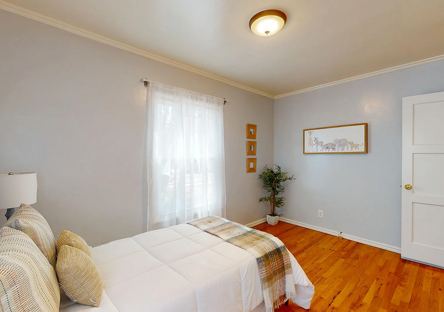 3 bed, 1060 sqft, $3,500 — Photo 3