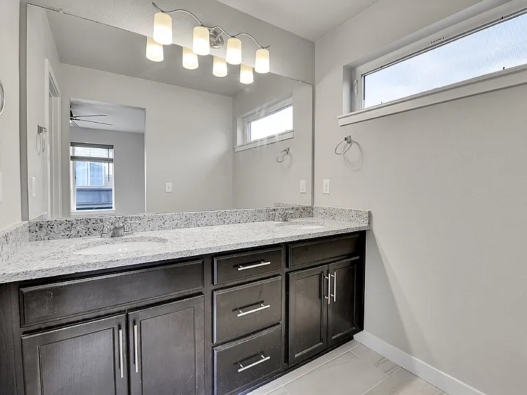 2350 S Troy Ct — Photo 21
